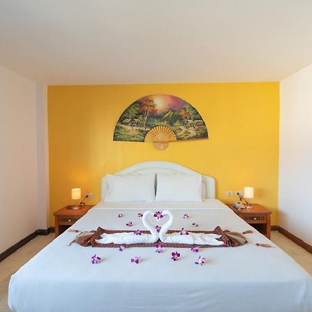 Bangla Star Hotel Phuket Esterno foto