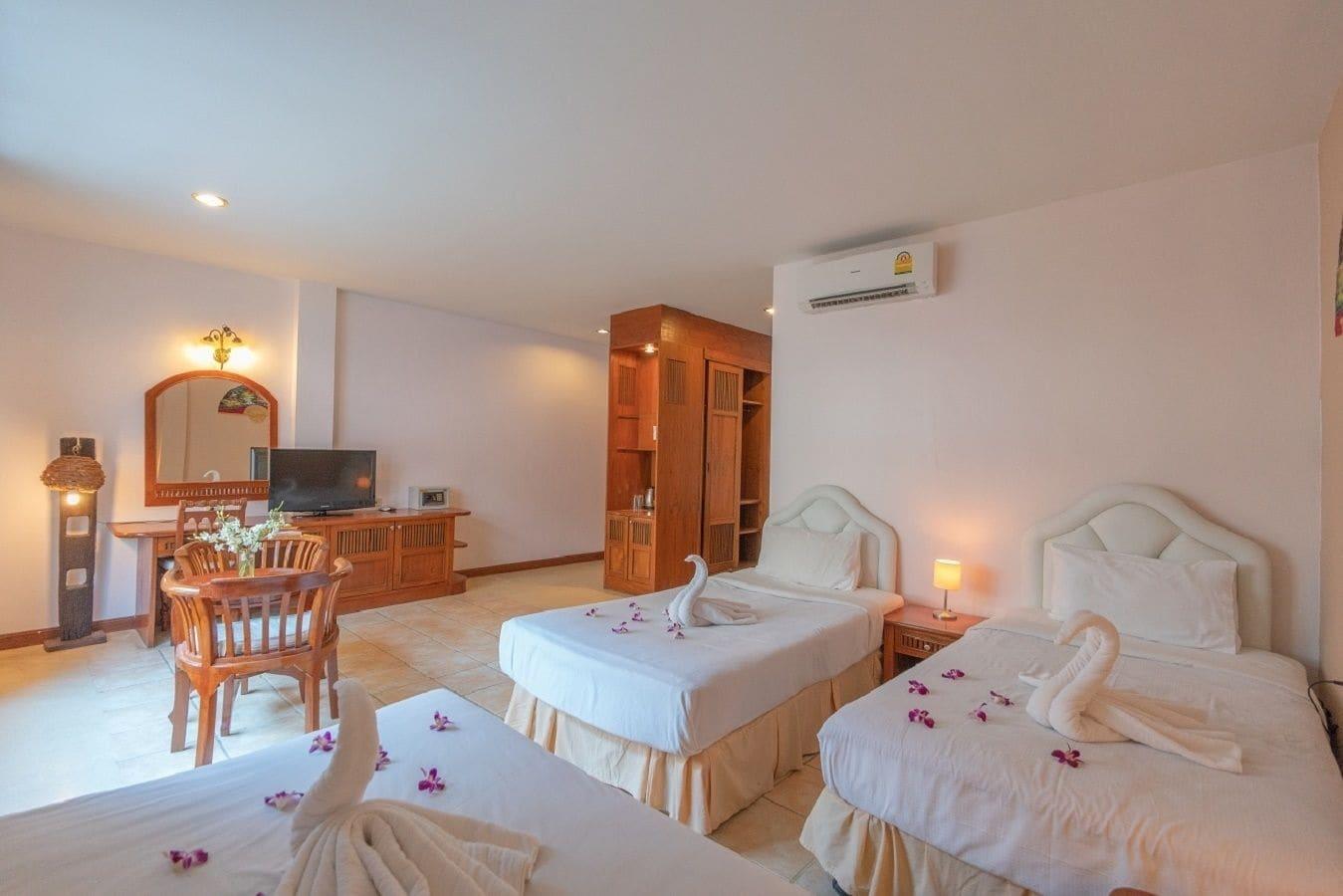 Bangla Star Hotel Phuket Esterno foto