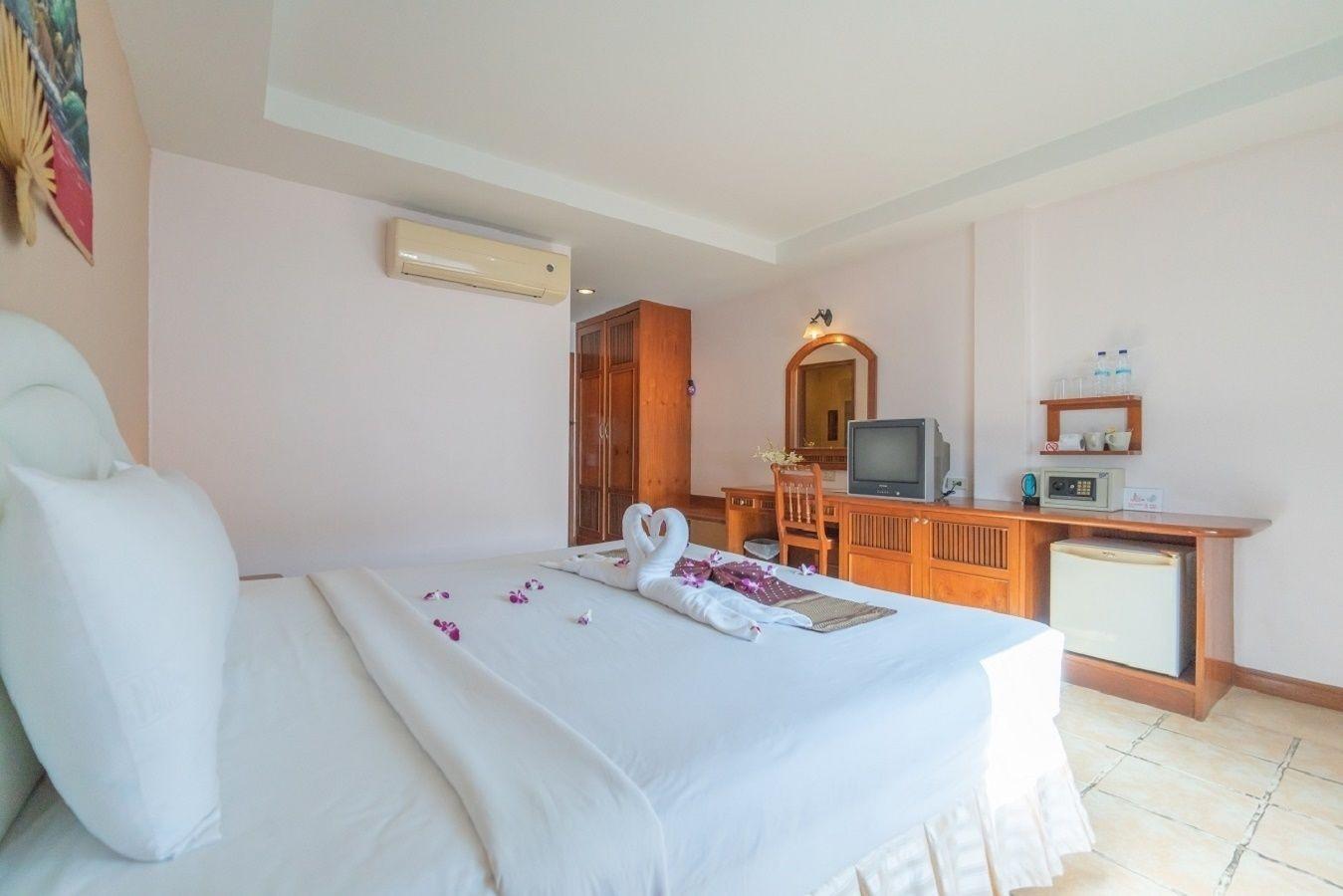 Bangla Star Hotel Phuket Esterno foto