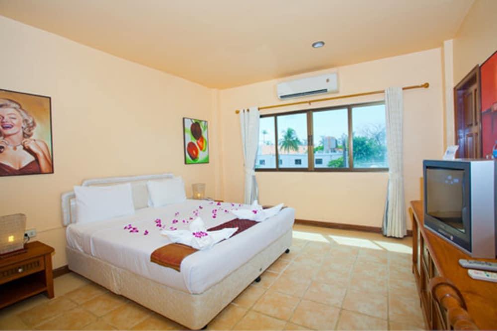 Bangla Star Hotel Phuket Esterno foto