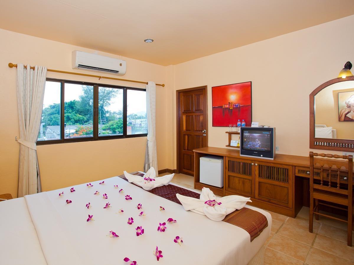 Bangla Star Hotel Phuket Esterno foto
