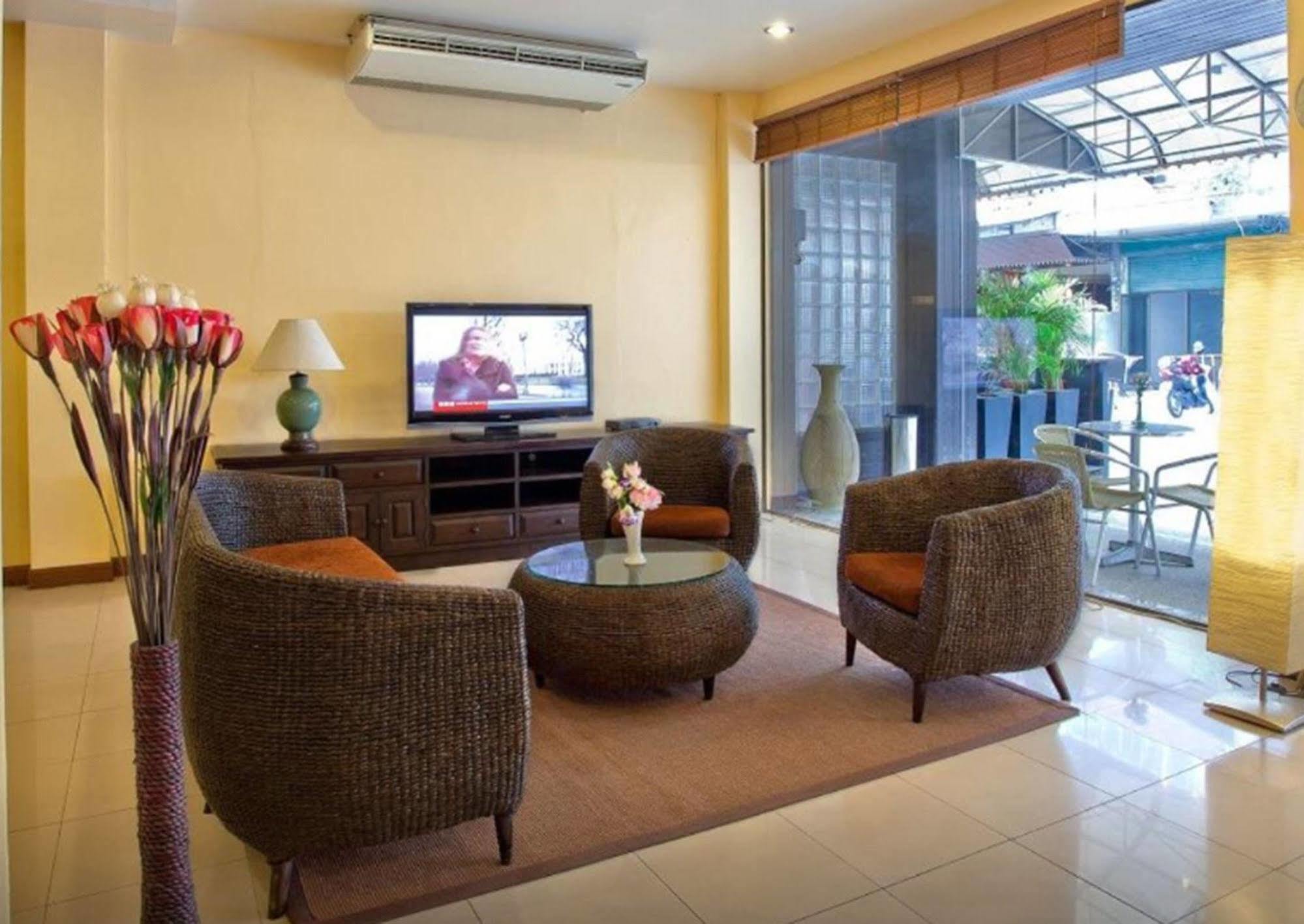 Bangla Star Hotel Phuket Esterno foto