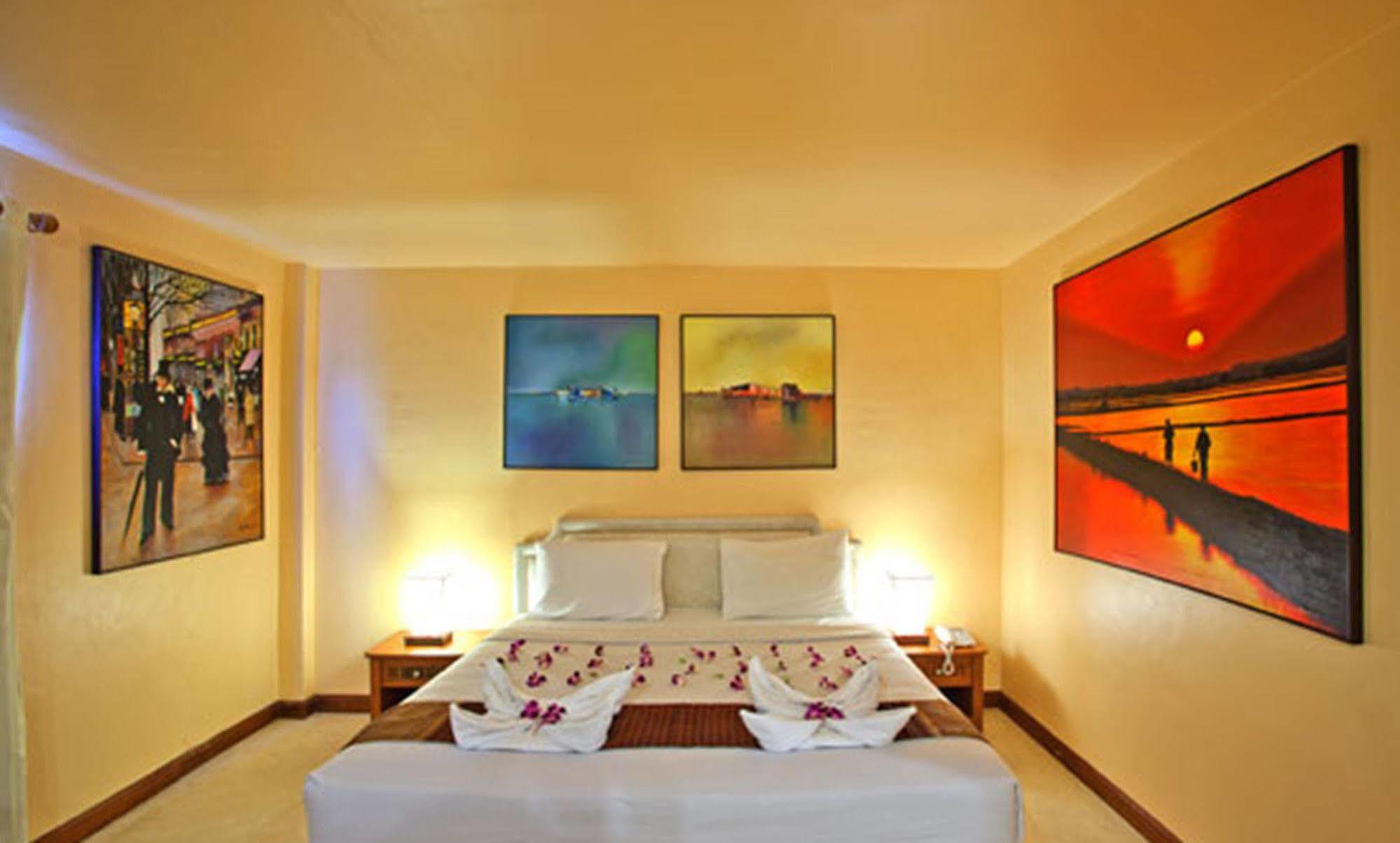 Bangla Star Hotel Phuket Esterno foto