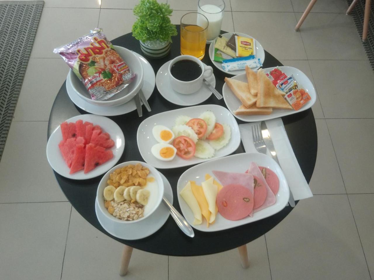 Bangla Star Hotel Phuket Esterno foto